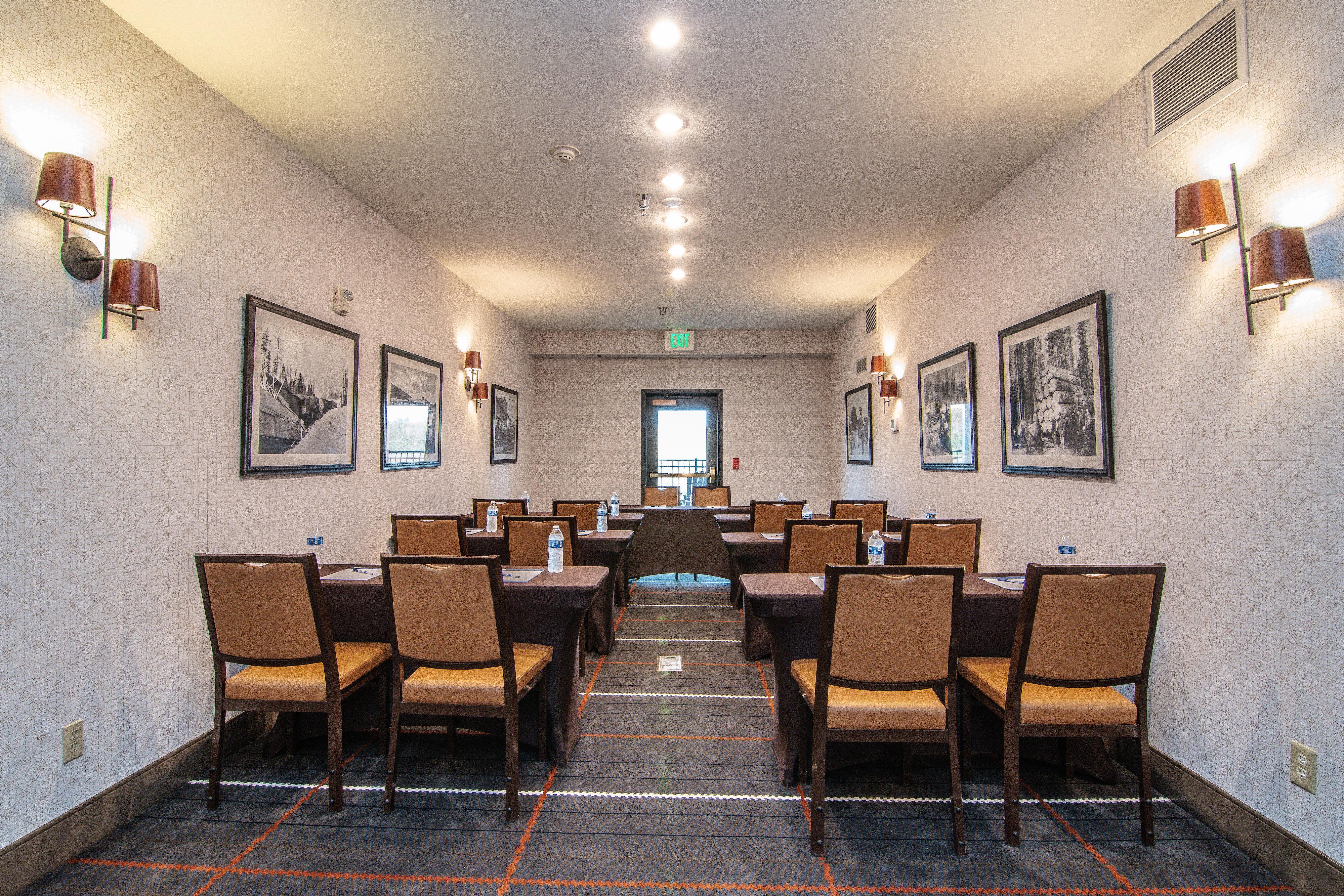 Holiday Inn Express Hotel & Suites Kalispell By Ihg Exterior photo